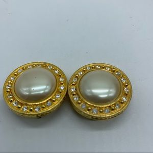 Vintage Liz Claiborne Goldtone Pearl Clip-on Earrings